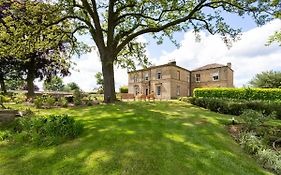 Emley Chateau Sleeps 17 With Wifi